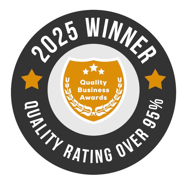 Award badge: 2025 winner with 95%+ quality rating, featuring a gold shield and laurel on a dark circular ring.